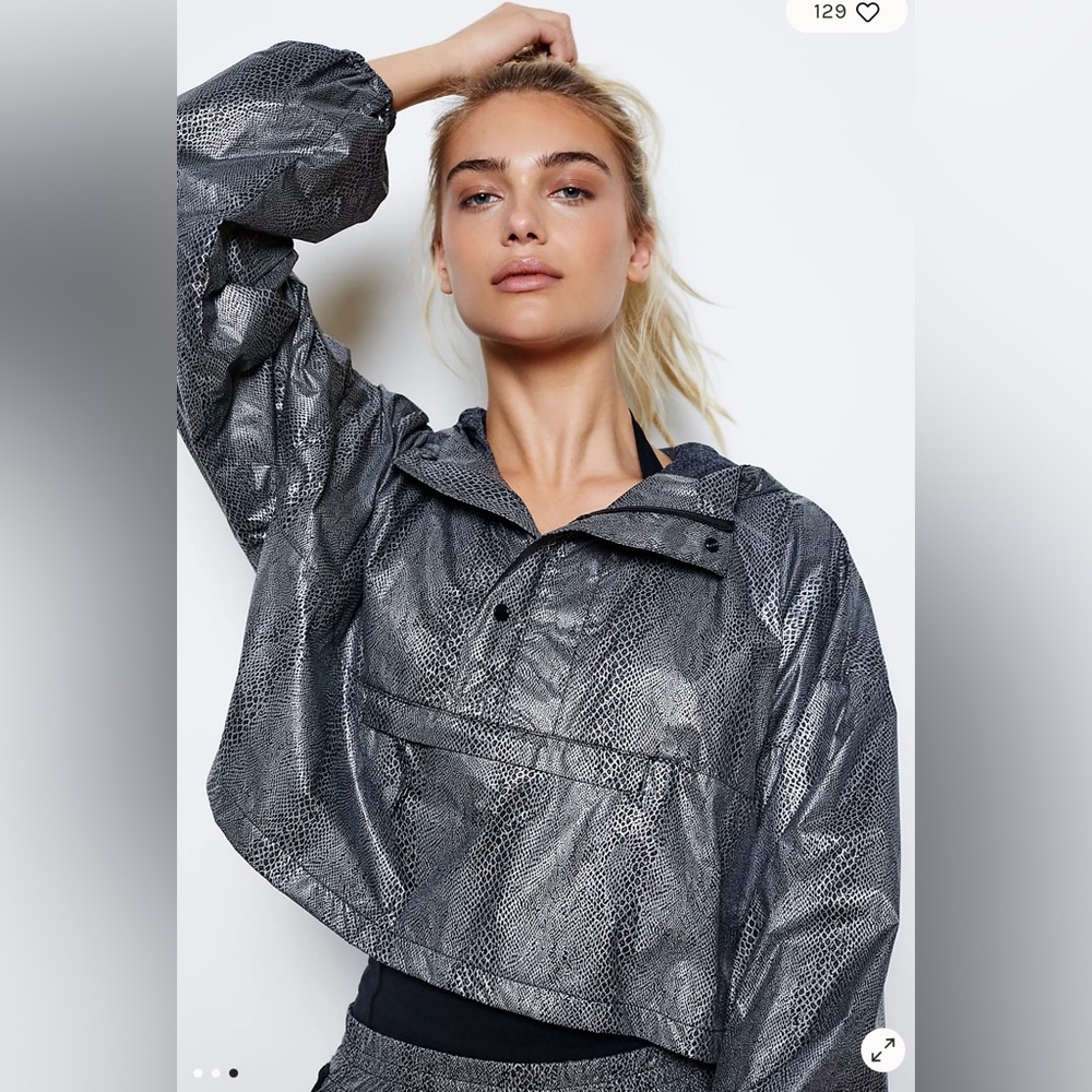 *NWOT* FREE PEOPLE MOVEMENT DIAMOND BLACK REFLECTIVE JACKET